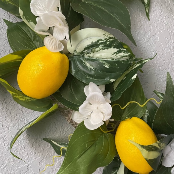 SOLD - Delightful Lemon Wreath - Picture 3 of 4